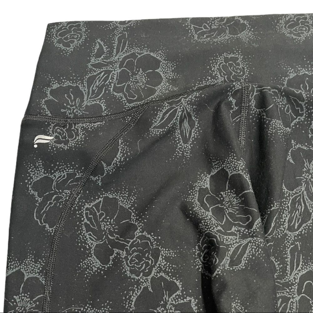 Fabletics mid-Rise outlined floral crop leggings Sz S - Picture 8 of 11